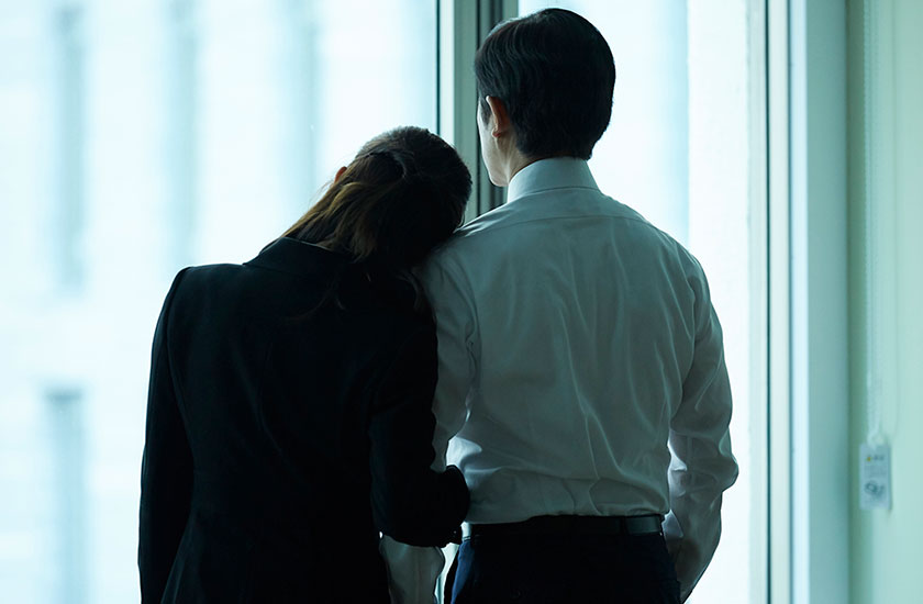 社内不倫する既婚男性
